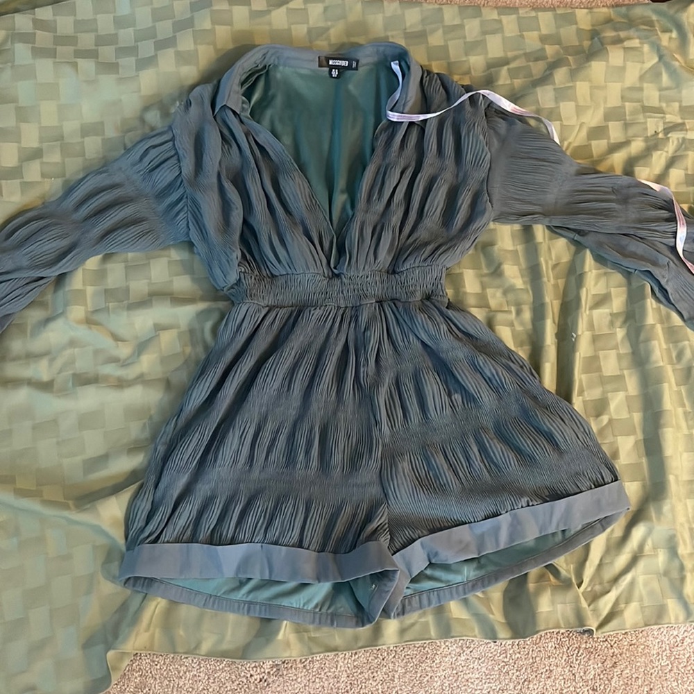 Green V-Neck Romper || NWT || size 6